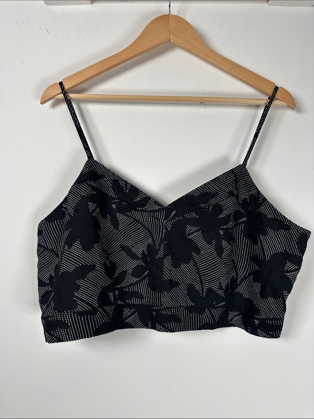 Universal Thread Linen Blend Floral Crop Top Black XL Boho Minimalist